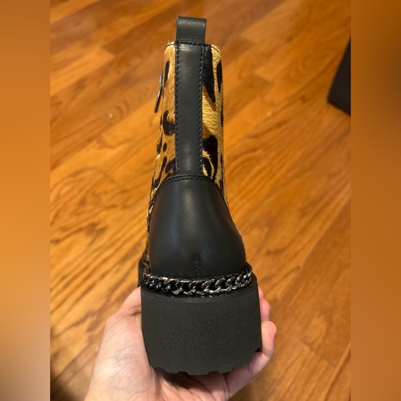 NWT NIB Vince Camuto Mindinta Calf Hair Combat Boot Leopard Print Brown Size 8 - Picture 8 of 10